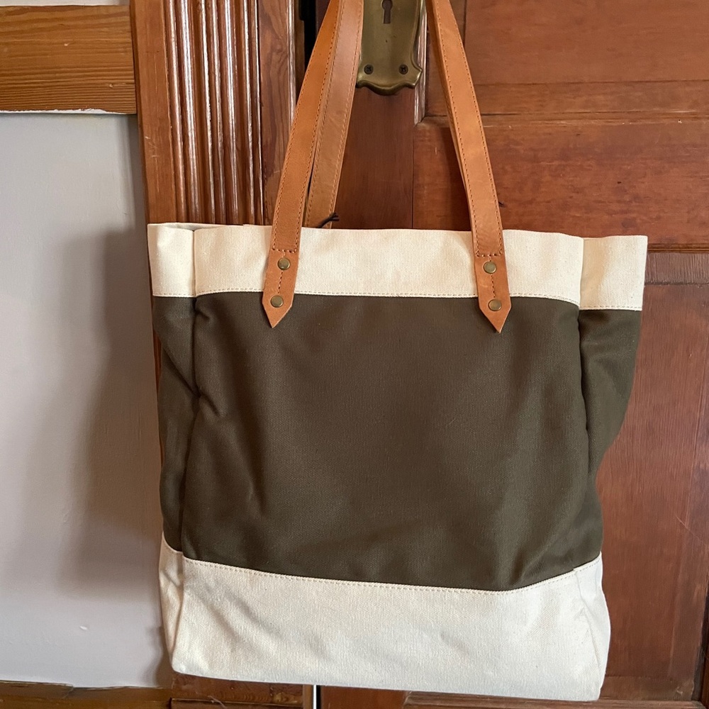 Able canvas/leather bag